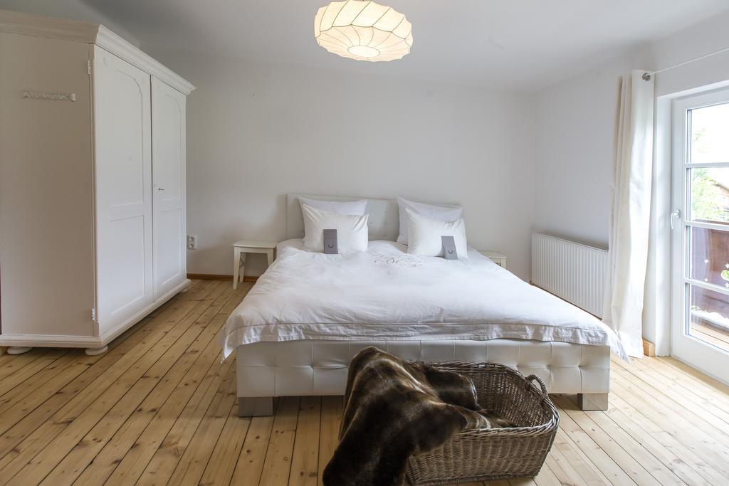 Forest Chalet, 15 Min To Salzburg Olt Town, And Most Beautiful Lakes, Secluded Location, 1,000 Sqm Garden, Mountainview, Panorama Sauna, Bath Whirlpool, Bbq&Bikes&Sunbeds For Free, Up To 10 P Golling an der Salzach Pokoj fotografie