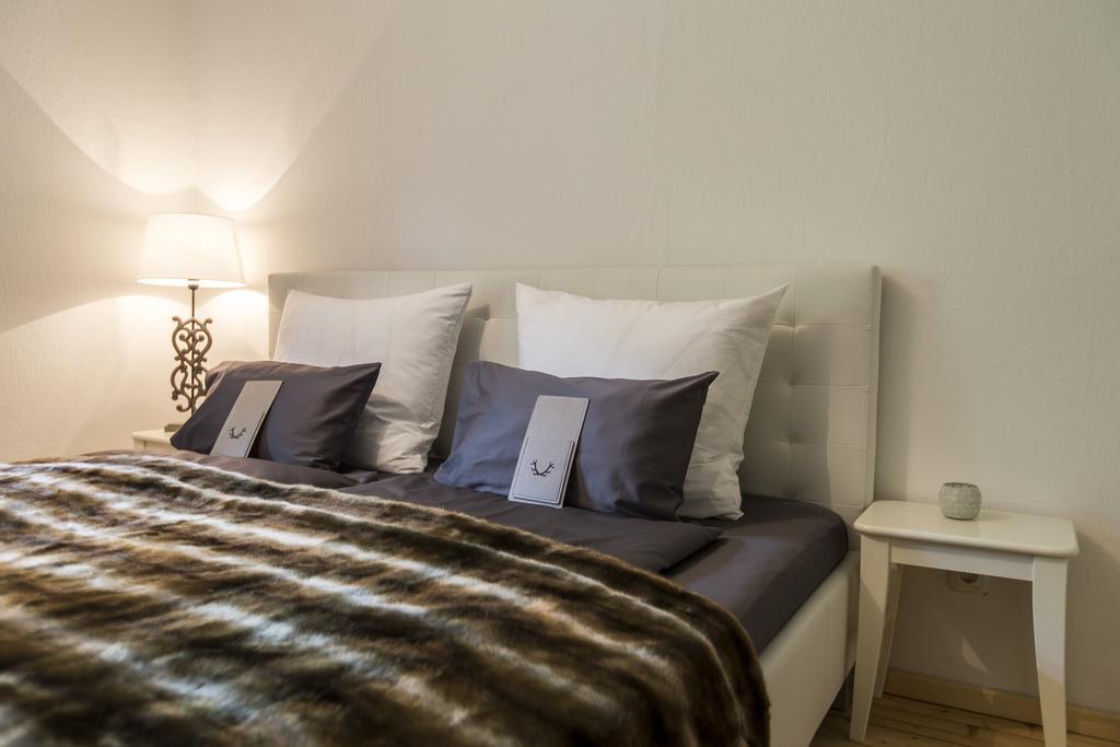 Forest Chalet, 15 Min To Salzburg Olt Town, And Most Beautiful Lakes, Secluded Location, 1,000 Sqm Garden, Mountainview, Panorama Sauna, Bath Whirlpool, Bbq&Bikes&Sunbeds For Free, Up To 10 P Golling an der Salzach Pokoj fotografie