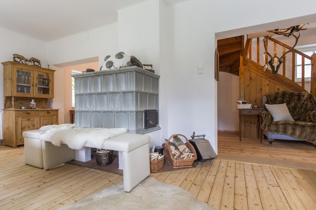 Forest Chalet, 15 Min To Salzburg Olt Town, And Most Beautiful Lakes, Secluded Location, 1,000 Sqm Garden, Mountainview, Panorama Sauna, Bath Whirlpool, Bbq&Bikes&Sunbeds For Free, Up To 10 P Golling an der Salzach Pokoj fotografie
