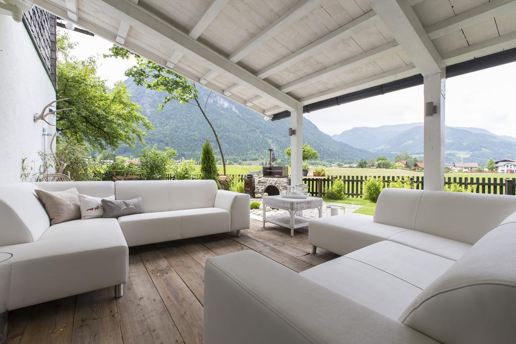 Forest Chalet, 15 Min To Salzburg Olt Town, And Most Beautiful Lakes, Secluded Location, 1,000 Sqm Garden, Mountainview, Panorama Sauna, Bath Whirlpool, Bbq&Bikes&Sunbeds For Free, Up To 10 P Golling an der Salzach Pokoj fotografie