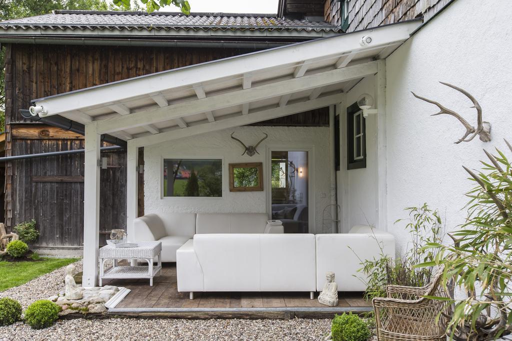 Forest Chalet, 15 Min To Salzburg Olt Town, And Most Beautiful Lakes, Secluded Location, 1,000 Sqm Garden, Mountainview, Panorama Sauna, Bath Whirlpool, Bbq&Bikes&Sunbeds For Free, Up To 10 P Golling an der Salzach Pokoj fotografie