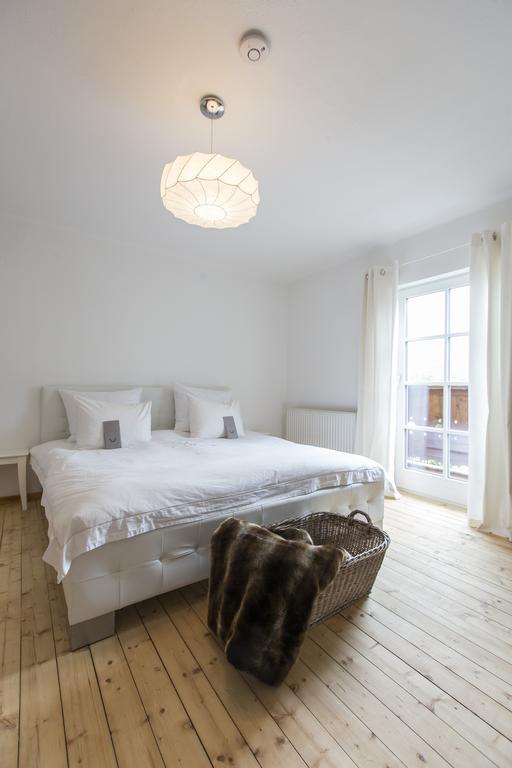 Forest Chalet, 15 Min To Salzburg Olt Town, And Most Beautiful Lakes, Secluded Location, 1,000 Sqm Garden, Mountainview, Panorama Sauna, Bath Whirlpool, Bbq&Bikes&Sunbeds For Free, Up To 10 P Golling an der Salzach Pokoj fotografie